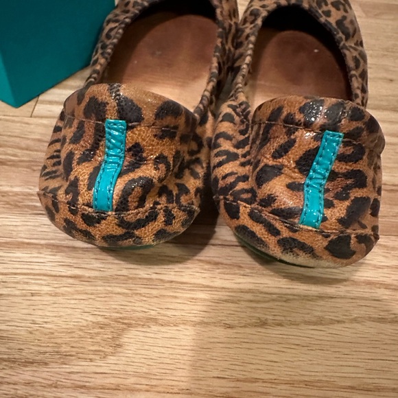 Used Tieks leopards size 9 - Picture 3 of 9